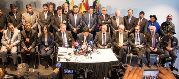 La delegación boliviana durante la rueda de prensa tras la apertura de la audiencia en la Corte Internacional de Justicia (CIJ) en La Haya - Sputnik Mundo