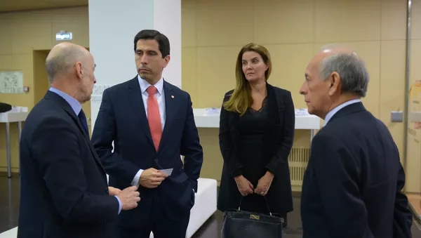 De izquierda a derecha: Víctor Sújov, Federico González Franco, Helena Concepción Felipe Zalazar y Ramón Díaz Pereira, embajador paraguayo en Moscú