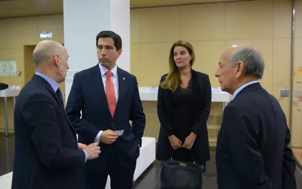 De izquierda a derecha: Víctor Sújov, Federico González Franco, Helena Concepción Felipe Zalazar y Ramón Díaz Pereira, embajador paraguayo en Moscú De izquierda a derecha: Víctor Sújov, Federico González Franco, Helena Concepción Felipe Zalazar y Ramón Díaz Pereira, embajador paraguayo en Moscú - Sputnik Mundo