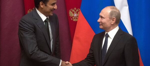 El emir de Catar, Tamim bin Hamad Thani, y el presidente ruso, Vladímir Putin - Sputnik Mundo