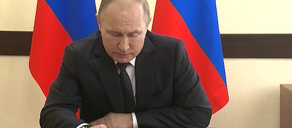 No provoca llorar, sino anegarse en llanto: Putin comenta la tragedia en Kémerovo No provoca llorar, sino anegarse en llanto: Putin comenta la tragedia en Kémerovo - Sputnik Mundo