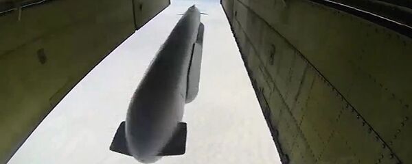 Un bombardero ruso lanza un misil - Sputnik Mundo