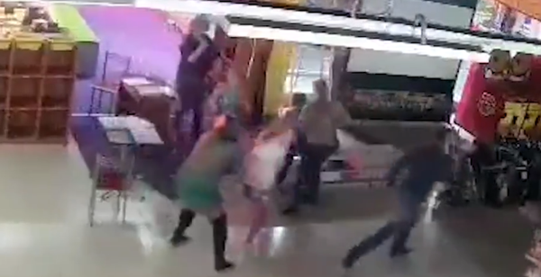 Entre llamas, llanto y desesperación: así se vivió la tragedia en Kémerovo (vídeo) - Sputnik Mundo