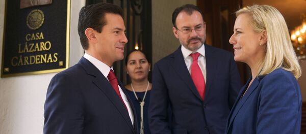 Presidente de México Enrique Peña Nieto, canciller de México Luis Videgaray, y secretaría de Seguridad Interna de EEUU Kirstjen Nielsen - Sputnik Mundo