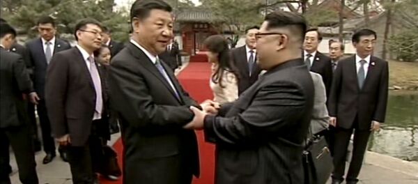 Rumores, sanciones y un tren blindado: así fue el primer viaje de Kim Jong-un al extranjero - Sputnik Mundo