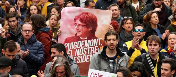 Los catalanes protestan tras la detención de Puigdemont - Sputnik Mundo