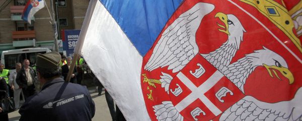 Bandera de Serbia - Sputnik Mundo