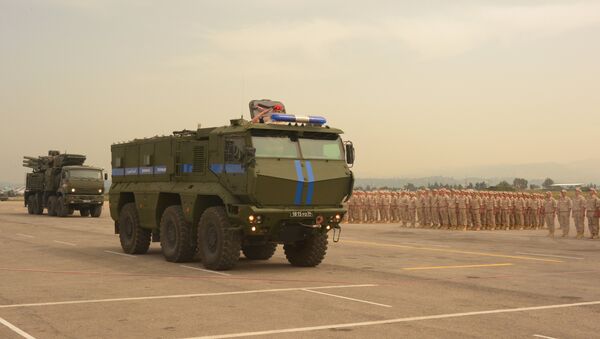 Vehículos blindados rusos Taifun en la base aérea de Hmeymim - Sputnik Mundo