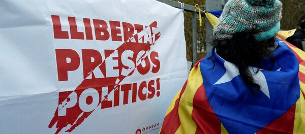 Manifestación por libertad de Puigdemont en Neumuenster, Alemania - Sputnik Mundo