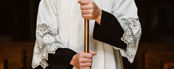 Un cura (imagen referencial) - Sputnik Mundo