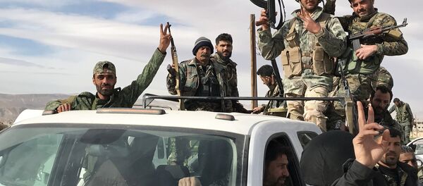 Militares sirios en Guta Oriental - Sputnik Mundo