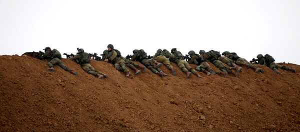 Soldados israelíes en la frontera con Franja de Gaza - Sputnik Mundo