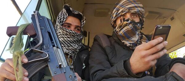 Radicales evacuados de Duma - Sputnik Mundo