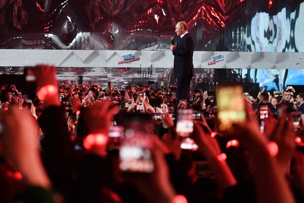 Bikinis, amor animal y una propuesta de matrimonio: las mejores imágenes que nos deja marzo Bikinis, amor animal y una propuesta de matrimonio: las mejores imágenes que nos deja marzo - Sputnik Mundo