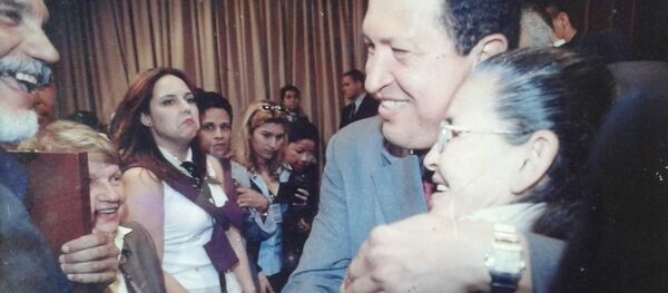 Rafaela Baroni y Hugo Chávez, expresidente de Venezuela - Sputnik Mundo