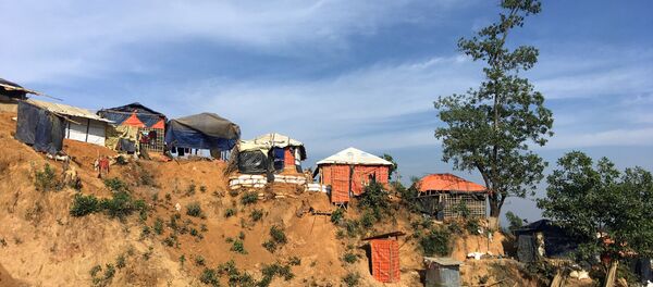 Campo de refugiados para los rohinyás en Banglades Campo de refugiados para los rohinyás en Banglades - Sputnik Mundo