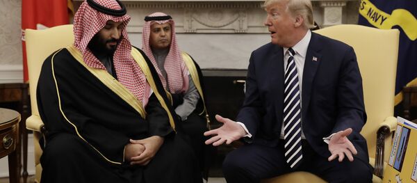 Mohamed bin Salman Saud, príncipe heredero de Arabia Saudí, y Donald Trump, presidente de EEUU, se reúnen en Washington, EEUU, el 20 de marzo de 2018 - Sputnik Mundo