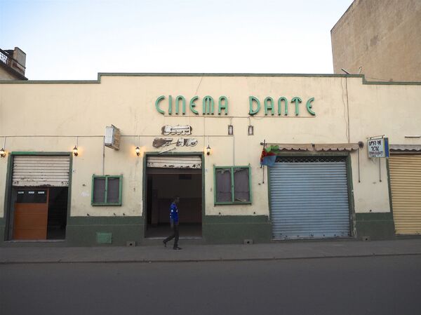 Un cine llamado Dante en Asmara, la capital de Eritrea - Sputnik Mundo