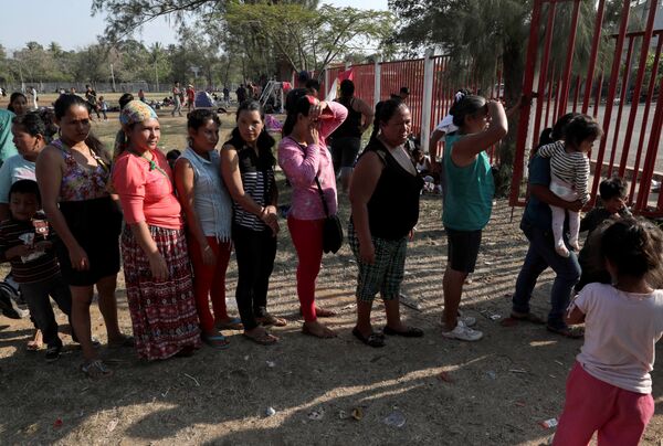 La caravana de migrantes centroamericanos que ha provocado la ira de Trump La caravana de migrantes centroamericanos que ha provocado la ira de Trump - Sputnik Mundo