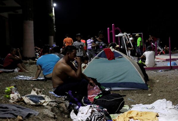 La caravana de migrantes centroamericanos que ha provocado la ira de Trump La caravana de migrantes centroamericanos que ha provocado la ira de Trump - Sputnik Mundo