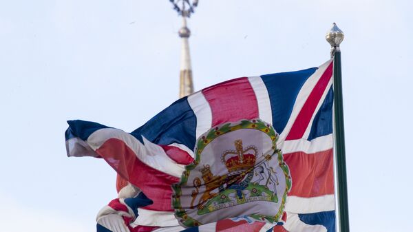 La bandera del Reino Unido en la embajada británica en Moscú - Sputnik Mundo