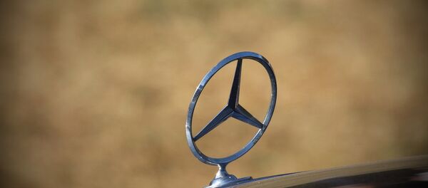 Mercedes-Benz (ilustración) - Sputnik Mundo