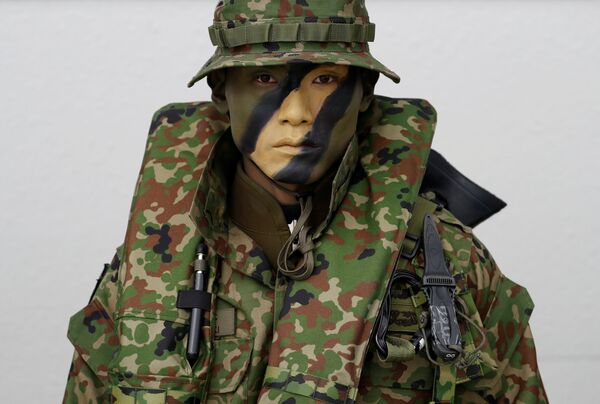 Un soldado de las Fuerzas de Defensa Anfibias de Japón, la primera brigada de marines japonesa desde la Segunda Guerra Mundial - Sputnik Mundo