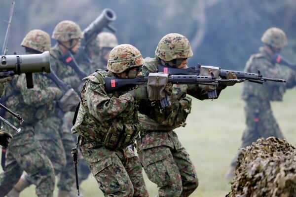 La brigada de marines japoneses de la Amphibious Rapid Deployment Brigade - Sputnik Mundo