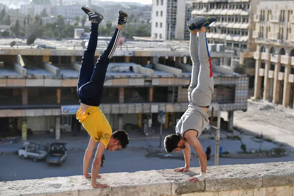 'Parkour' sobre las ruinas de Alepo 'Parkour' sobre las ruinas de Alepo - Sputnik Mundo