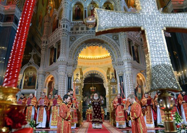 Pasteles de Pascua y huevos pintados: así se celebra en Rusia la Resurrección de Cristo - Sputnik Mundo