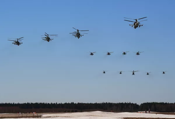 Los Su-57, en todo su esplendor: las Fuerzas Aéreas de Rusia ensayan el desfile del Día de la Victoria Los Su-57, en todo su esplendor: las Fuerzas Aéreas de Rusia ensayan el desfile del Día de la Victoria - Sputnik Mundo