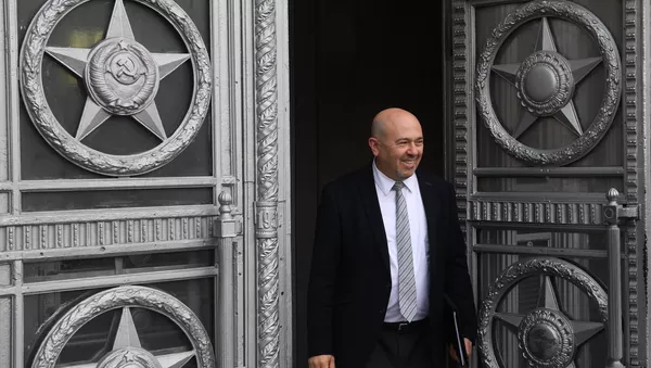 El embajador de Israel en Rusia, Gary Koren, cerca del Ministerio ruso de Exteriores - Sputnik Mundo