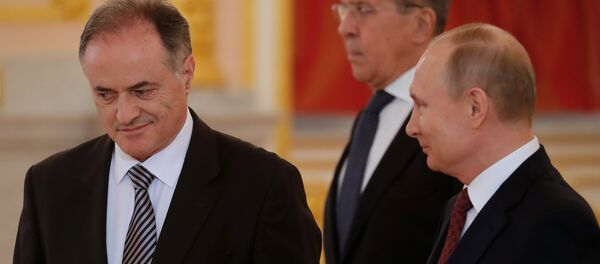 Ramiz Basic, embajador de Montenegro en Rusia, entrega sus credenciales diplomáticas en Moscú, Rusia, el 11 de abril de 2018 - Sputnik Mundo