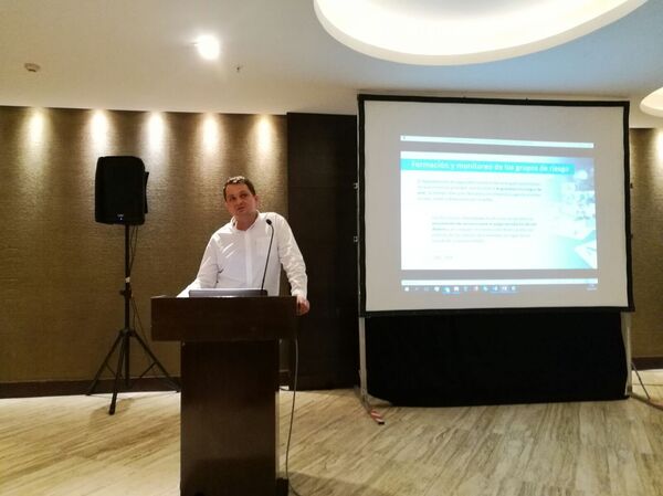 Vladimir Prestes, director de SearchInform Brasil, en la conferencia en Buenos Aires. - Sputnik Mundo