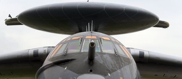 La cabina del avión de alerta temprana y control aerotransportado А-50U - Sputnik Mundo