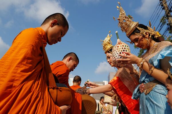Celebración a lo grande: el Año Nuevo llega a Tailandia - Sputnik Mundo