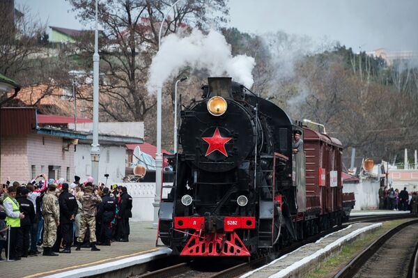El Tren de la Victoria: Crimea celebra su liberación de los invasores nazis - Sputnik Mundo