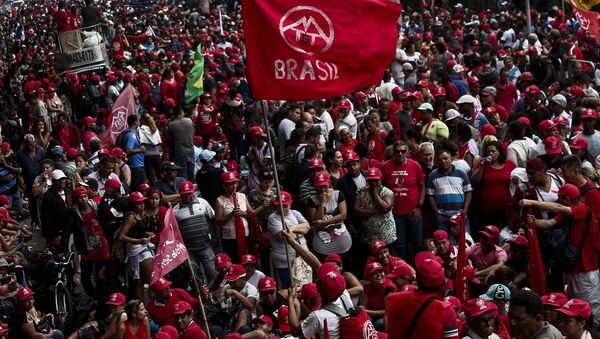 Los partidarios del Movimiento de los Trabajadores Sin Techo o MTST (archivo) - Sputnik Mundo