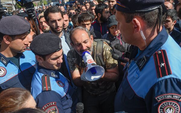 Nikol Pashinián, líder del partido YELQ - Sputnik Mundo