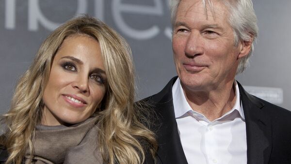 Alejandra Silva y Richard Gere - Sputnik Mundo