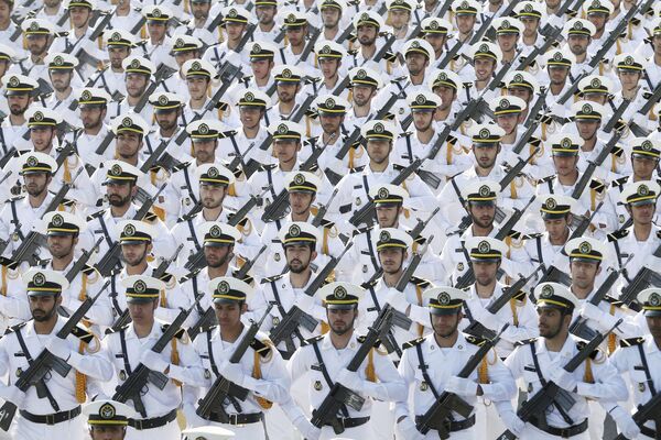 El poder militar de Irán en el Desfile del Día Nacional del Ejército - Sputnik Mundo