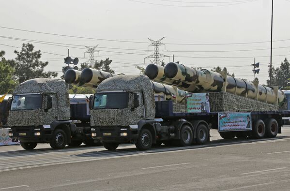 El poder militar de Irán en el Desfile del Día Nacional del Ejército - Sputnik Mundo