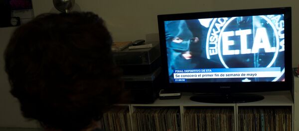Logo de ETA en la tele (imagen referencial) - Sputnik Mundo