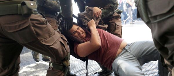 Marcha de estudiantes en Santiago, Chile - Sputnik Mundo