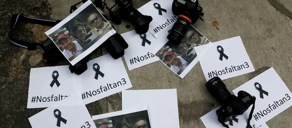 Homenaje a los periodistas asesinados en la frontera entre Ecuador y Colombia Homenaje a los periodistas asesinados en la frontera entre Ecuador y Colombia - Sputnik Mundo