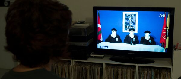 Logo de ETA en la tele (imagen referencial) - Sputnik Mundo