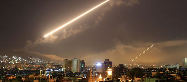 Ataque de EEUU, Francia y el Reino Unido contra Siria - Sputnik Mundo