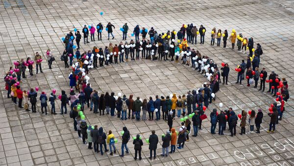 Los estudiantes de la Universidad Estatal de Sebastopol durante el Festival Mundial de la Juventud y Estudiantil Sochi 2017 - Sputnik Mundo