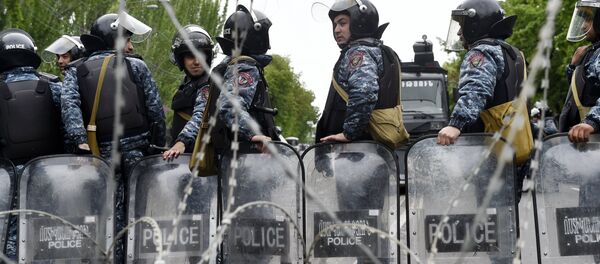 La policía de Armenia La policía de Armenia - Sputnik Mundo