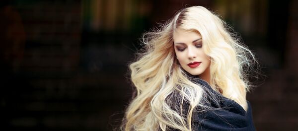 Una mujer sensual, imagen referencial - Sputnik Mundo